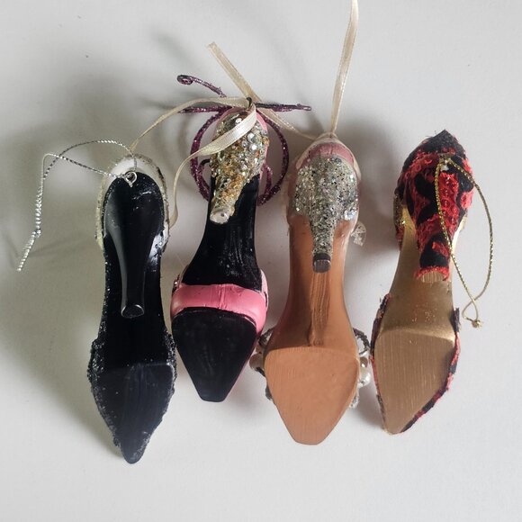 Collection Of 8 Miniature Collectible Shoe Figurines - Picture 8 of 9